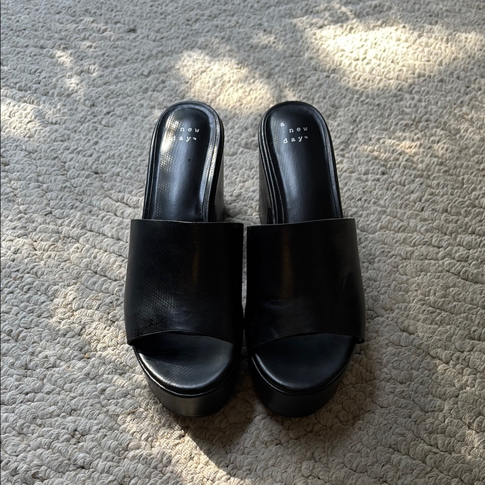 Black Chunky Sandals
